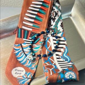 ❣️5|$25❣️Blue beaded bracelet & Brown and blue Twilly. 🆕